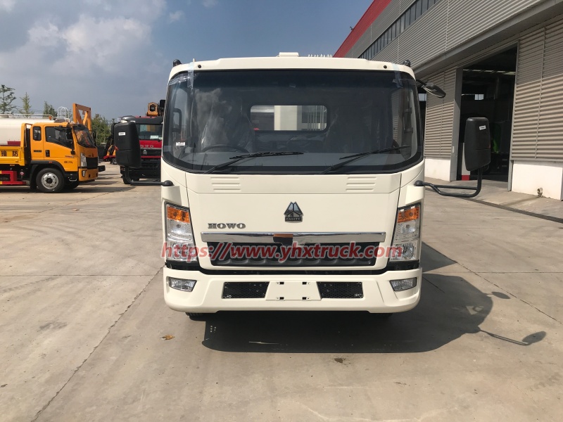 HOWO Compactor Truck