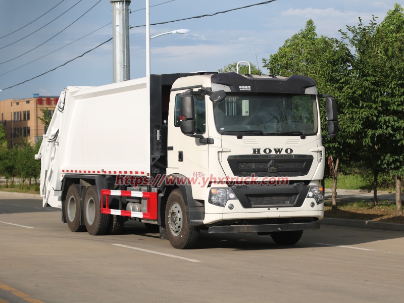 Rear Loader Compactor Truck