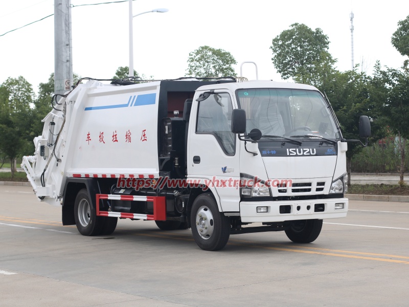 Rear Loading Garbage Truck