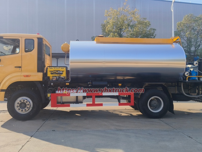 mmexport1764987542756.jpg