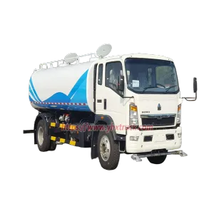 SINOTRUK HOWO 4x2 Light duty sprinkler truck 