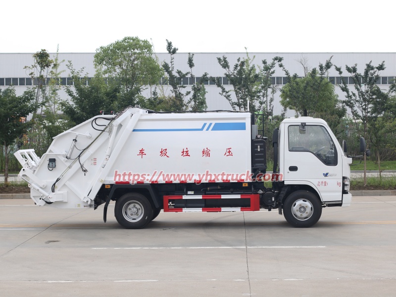 Rear Loading Garbage Truck
