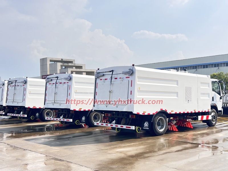 Road Sweeper Truck-2.jpg