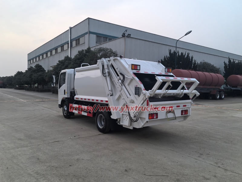 light-duty waste compactor vehicle