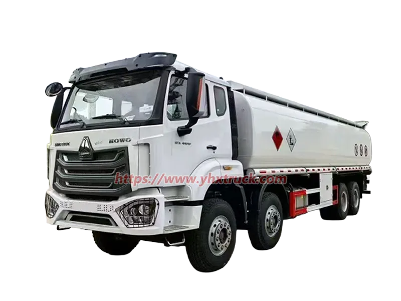 SINOTRUK 8&times;4 Fuel Tank Truck