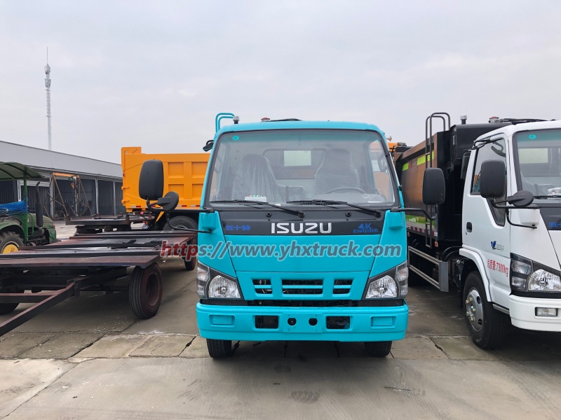 Garbage Compactor Truck