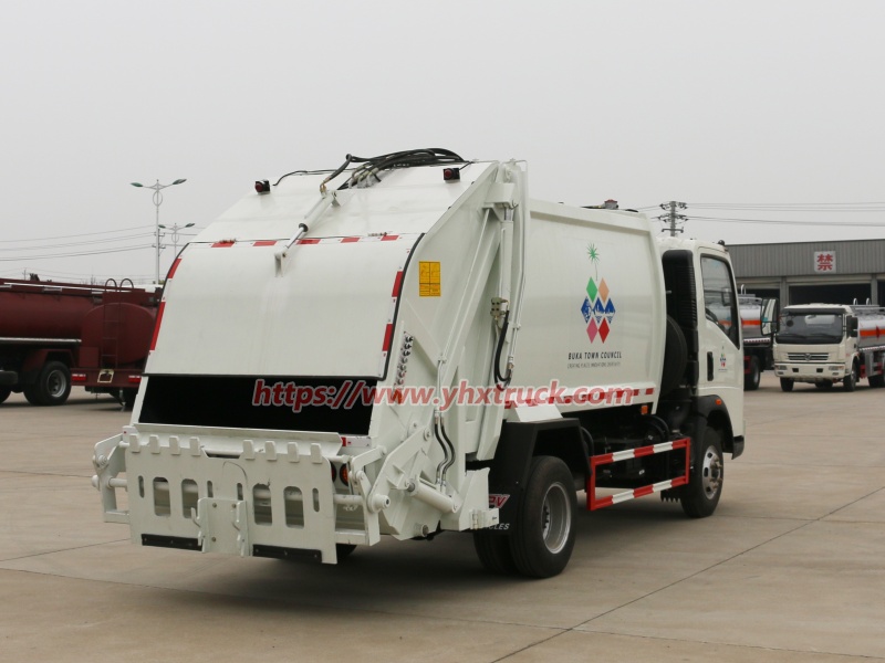 Hydraulic Waste Compactor Truck