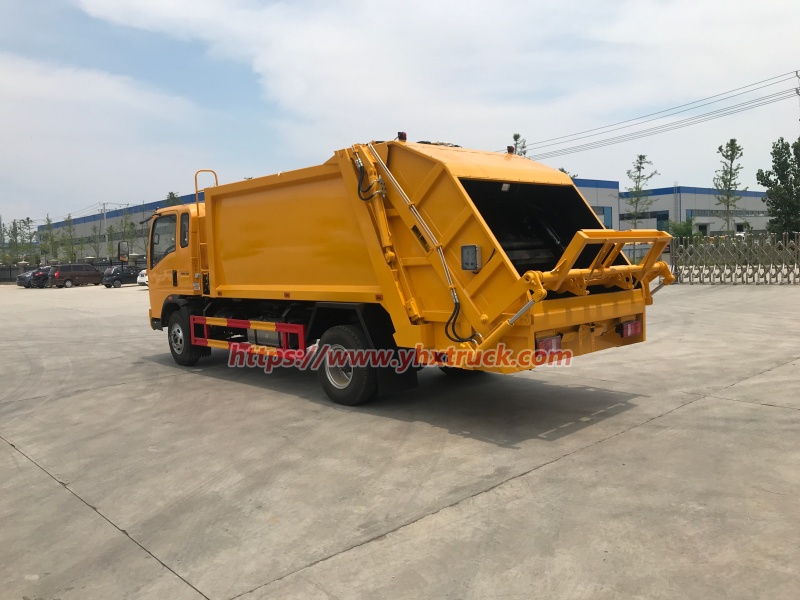 Urban Waste Compactor Vehicle