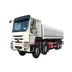 Sinotruk Howo 8&times;4 fuel tank truck