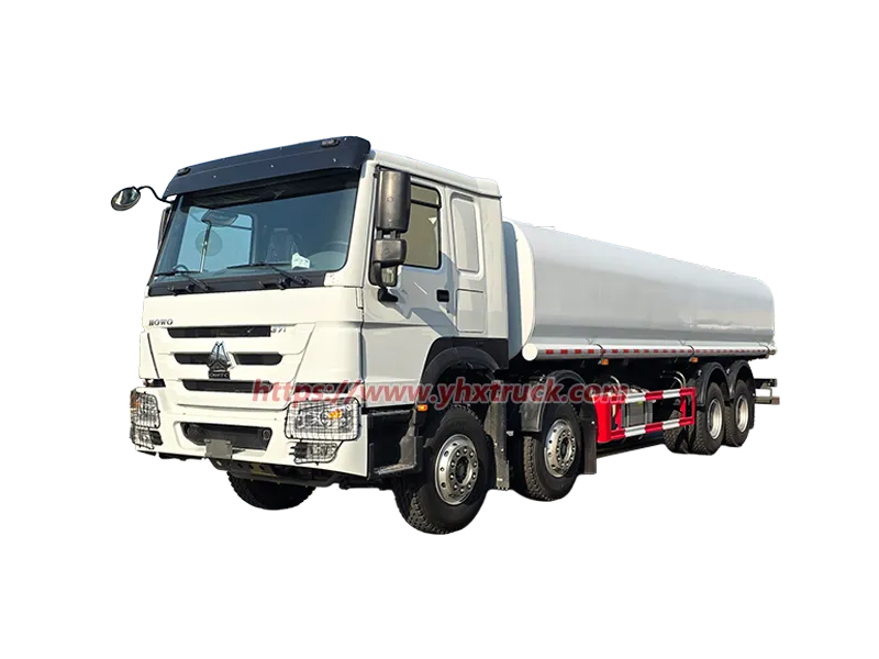 Sinotruk Howo 8&times;4 fuel tank truck