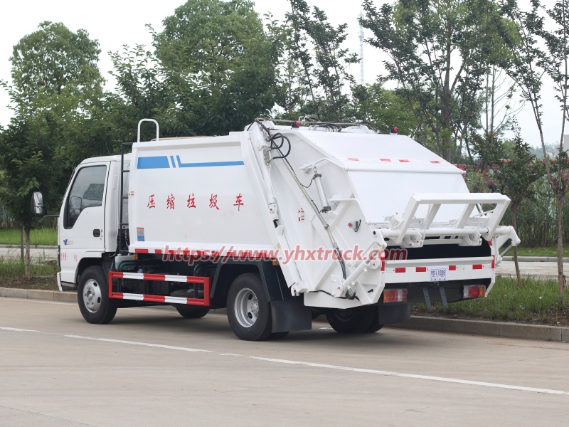 Rear Loading Garbage Truck