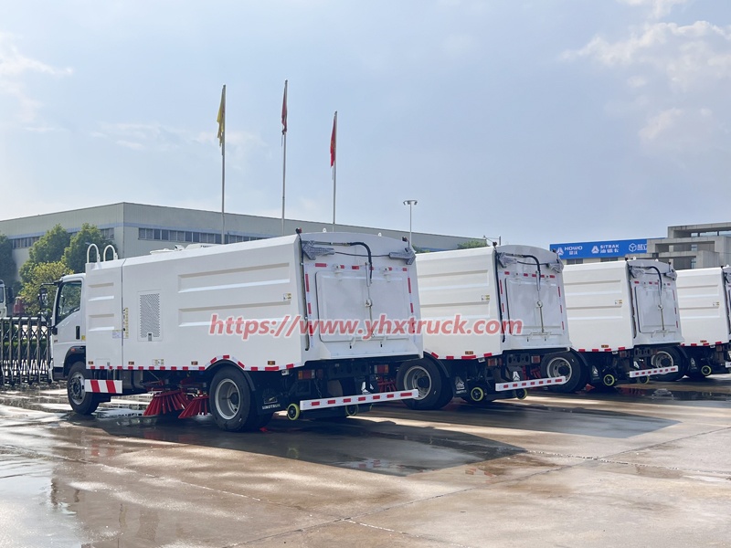 Road Sweeper Truck-3.jpg