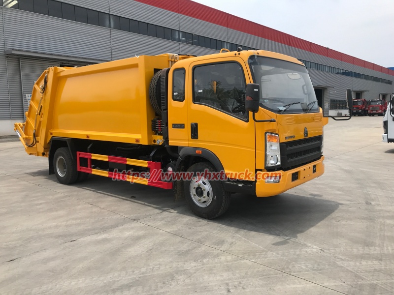 Urban Waste Compactor Vehicle