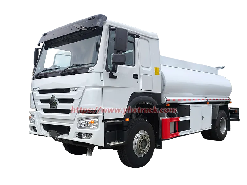 White 2-Axle HOWO Fuel Tank Truck