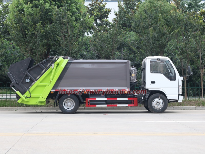  Garbage Collection Truck
