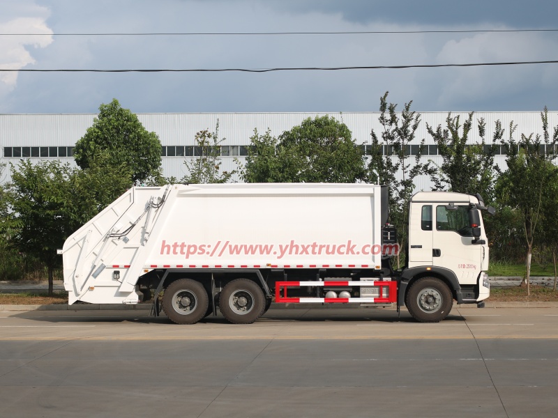 Rear Loader Compactor Truck