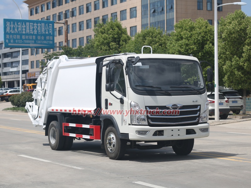 Rear Loader Refuse Compactor Truck