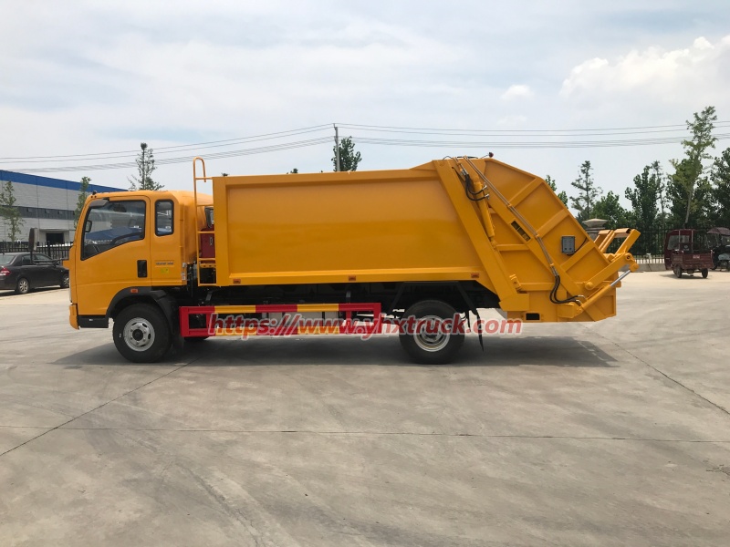 Urban Waste Compactor Vehicle