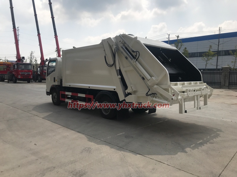 HOWO Compactor Truck
