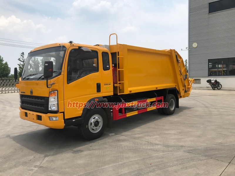 Urban Waste Compactor Vehicle