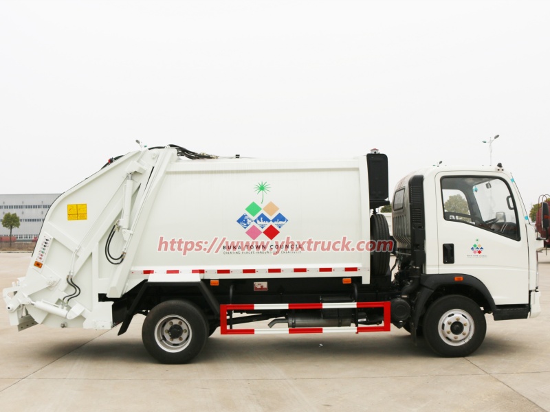 Hydraulic Waste Compactor Truck