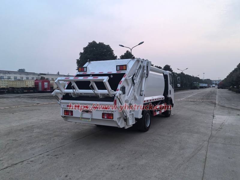 light-duty waste compactor vehicle