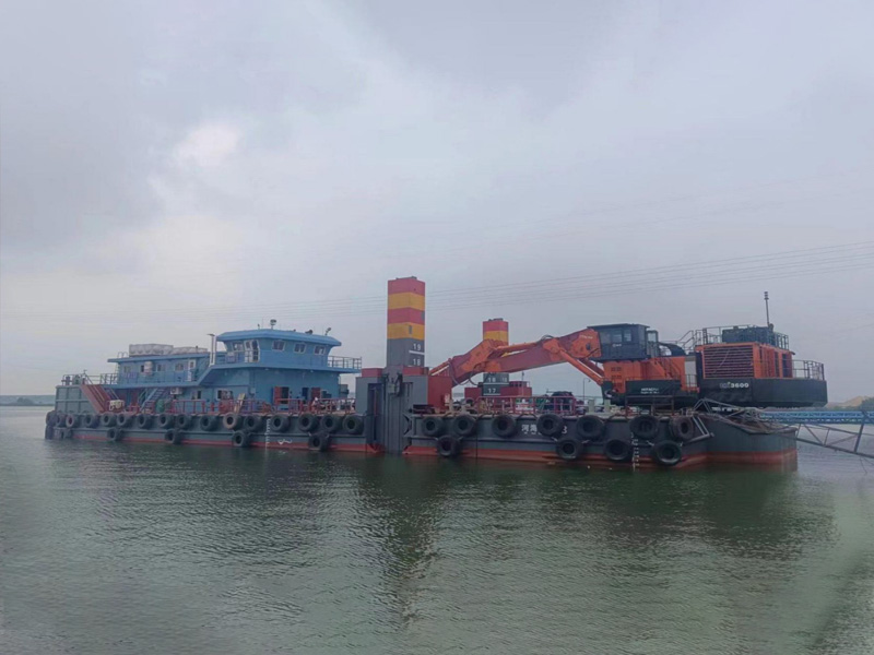 EX3600 Backhoe Dredger 