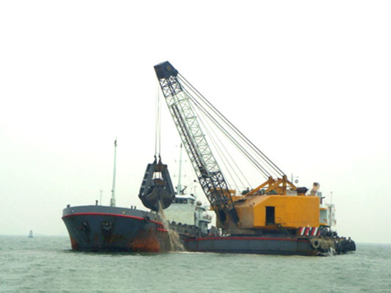 15m&sup3; Grab Dredger
