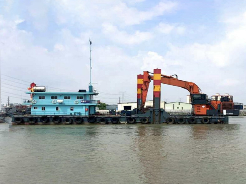 EX1900 Backhoe Dredger  