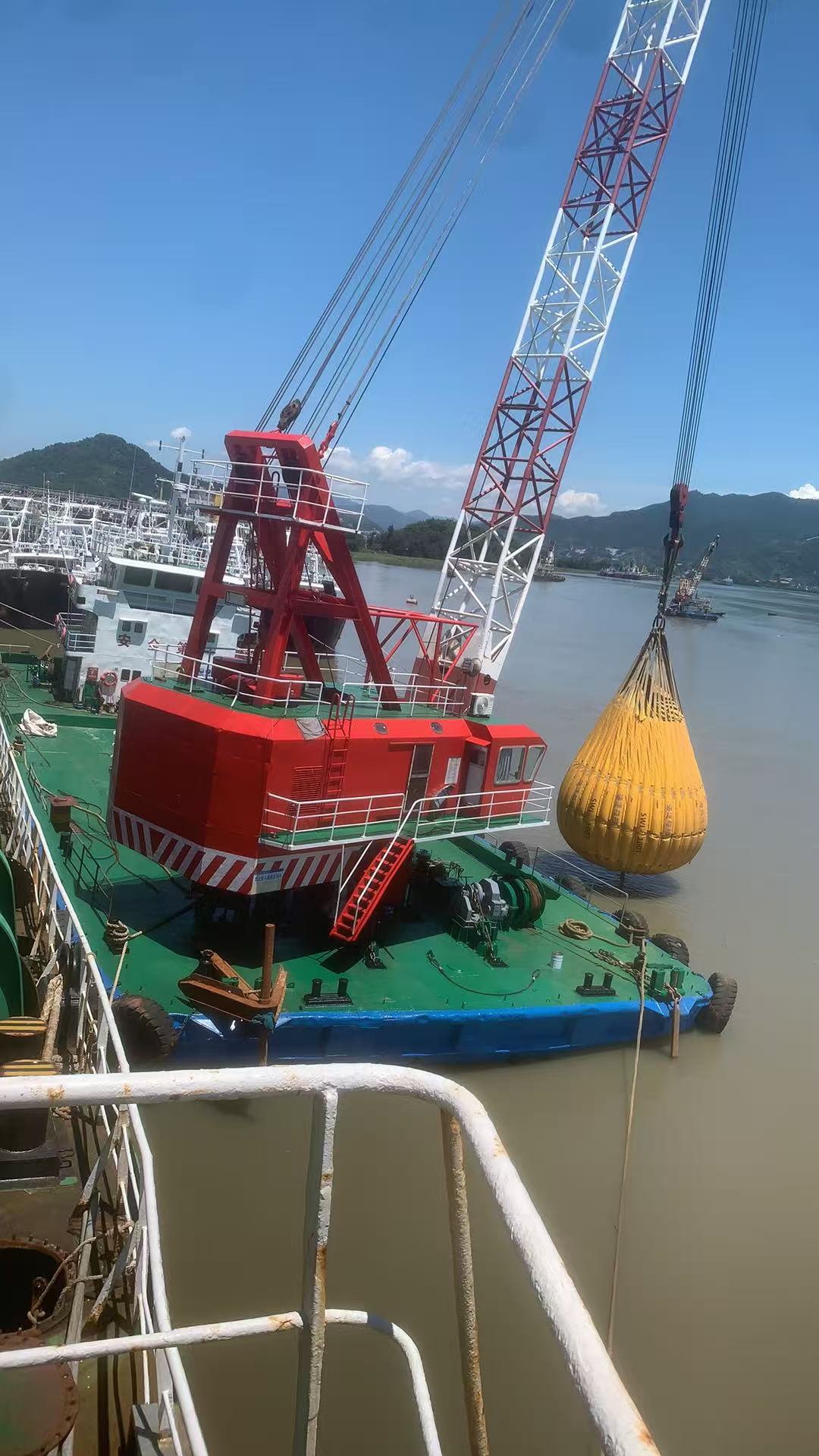 80 Tons Floating Crane  