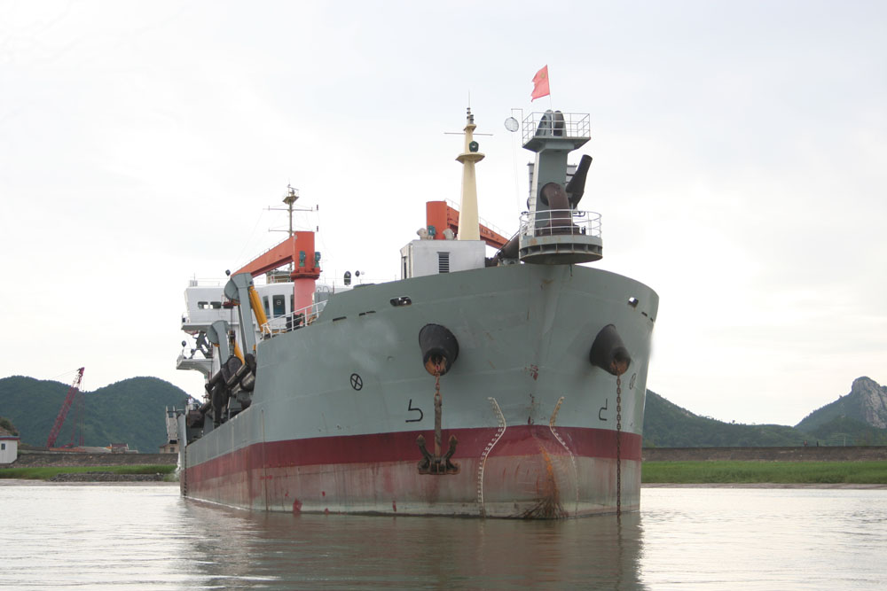 7000m3-drag-dredger.JPG