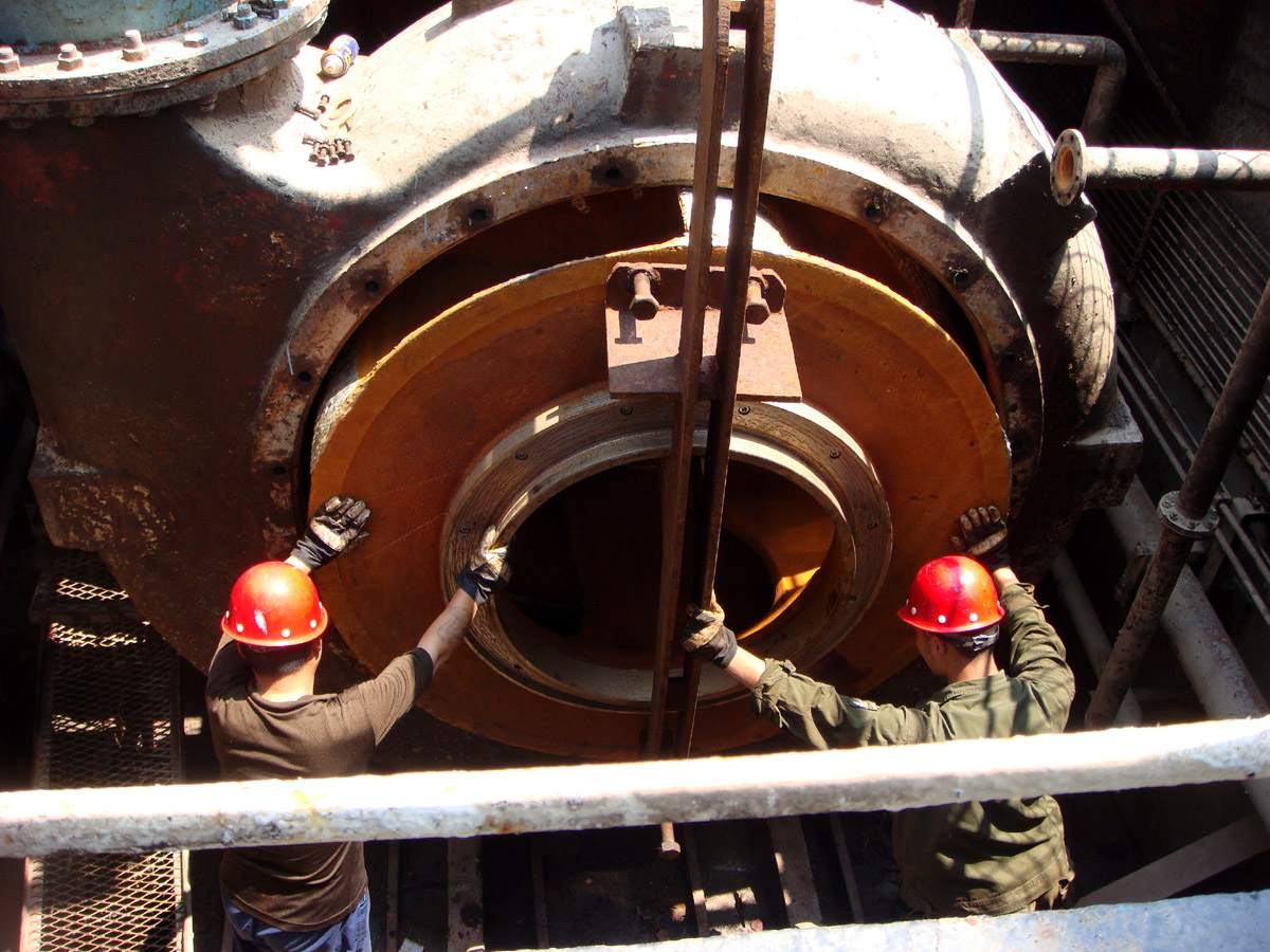 Installation-of-Submersible-Pump-Impeller.JPG