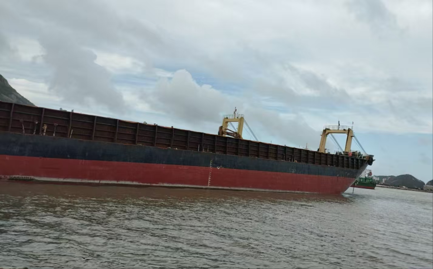 5150Dwt Deck Barge 