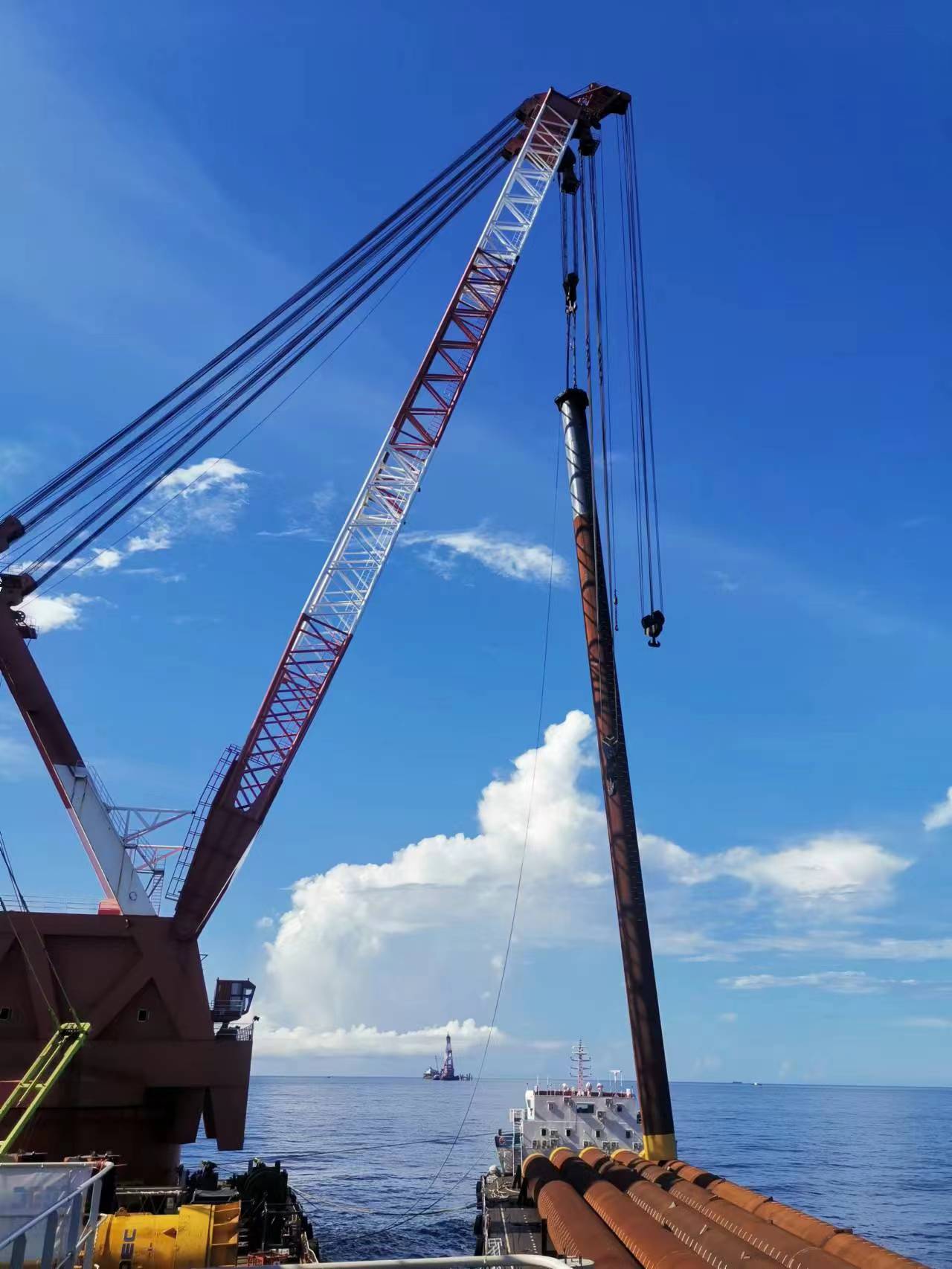 1200t-crane-barge-pile-lifting.jpg