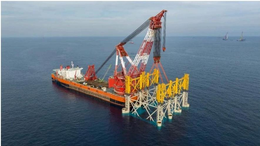 full-revolving-floating-crane.png