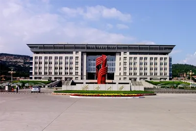 Jinan University