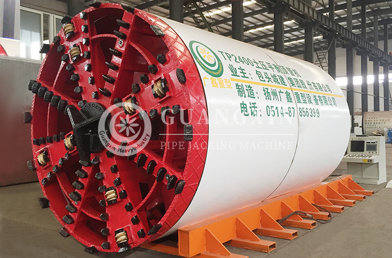 How does a pipe jacking machine work in bridge construction?