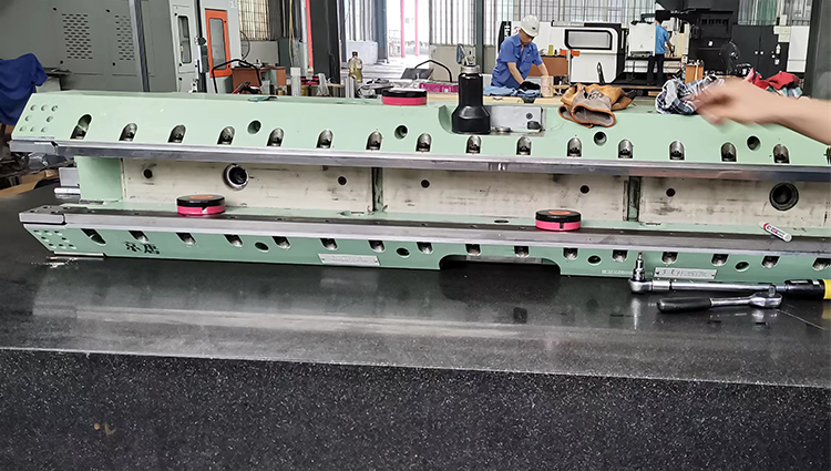 Welding machine scissor holder