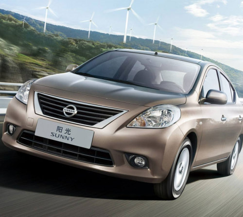 Nissan Sunny 2011.