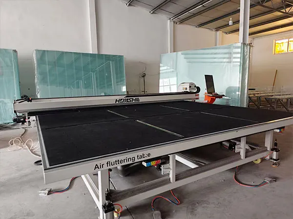 Intelligent glass loading and cutting integrated machine