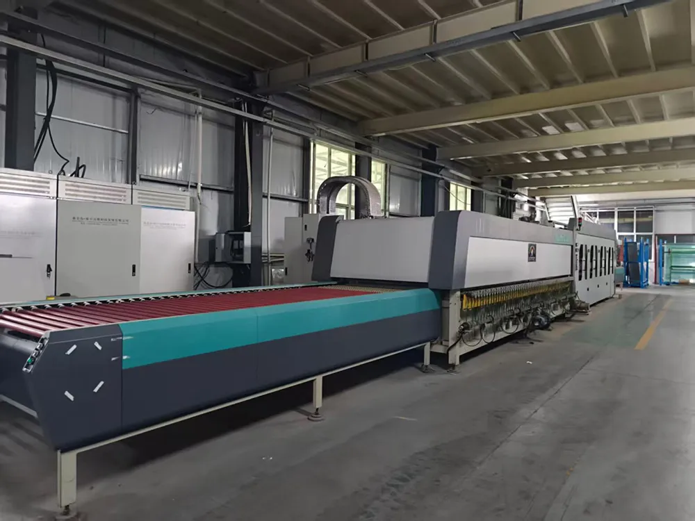 Horizontal glass tempering furnace