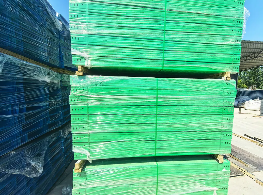 Wholesale of molded energy-saving cable trays