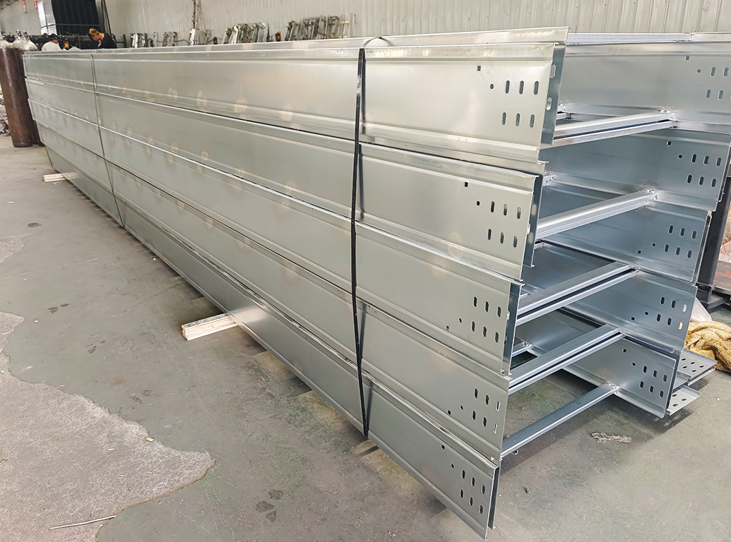 大跨距一体成型桥架应用.jpg