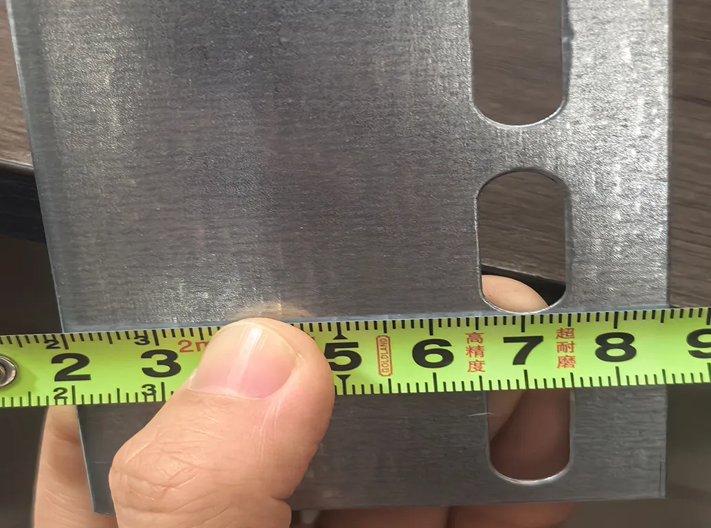 Fixed size of cable tray connection
