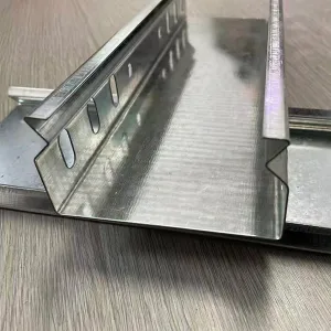 Self-locking cable tray