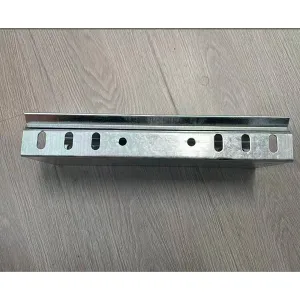 Self-locking cable tray