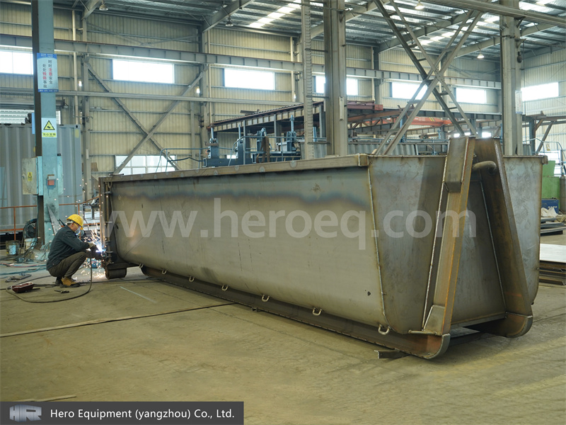 What are the key benefits of using mild steel bins in industrial storage?