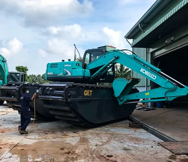 Kobelco 200 Wetland excavator