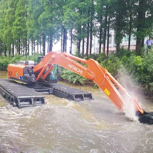 Hitachi 210 Wetland excavator