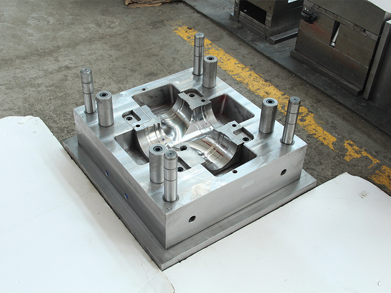 PVC Cross Pipe Fitting Mould